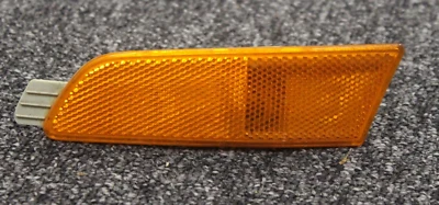 Оригинальный левый габаритный фонарь указатель поворота со стороны водителя для Mazda 6 09–13 годов выпуска GS3L515F0B - Изображение 1 из 2