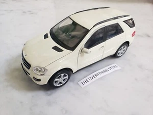 WELLY MERCEDES BENZ ML350 CROSS OVER OFF WHITE 1:24 PREOWNED FREE SHIP - Picture 1 of 5