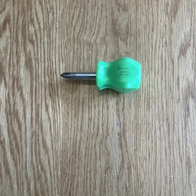 HERRAMIENTAS A PRESIÓN - #2 Destornillador de mango duro Philips Tip Stubby VERDE, SDDP22 Foto 1 de 4