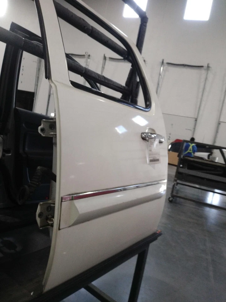 Conjunto de puerta trasera izquierda usado lado trasero se adapta a: Chevrolet Suburban 1500 2008 puerta d Foto 1 de 4