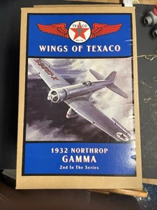 Ertl 1932 Northrop GAMMA WINGS di TEXACO 2° in serie Bank. Spedizione combinata! - Foto 1 di 1