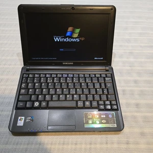Samsung N130 laptop, Intel Atom, 10.1", Windows XP, 160Gb HDD, 1Gb RAM (242) - Picture 1 of 20