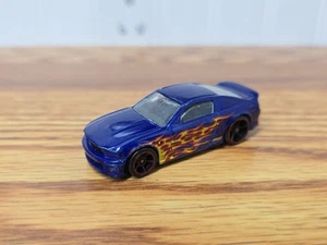 Hot Wheels 07 Ford Mustang Blue Car Yellow Orange Flames From Heat Fleet - Picture 1 of 6