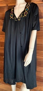 VINTAGE REPURPOSED VASSARETTE SIZE XXL BLACK NIGHTGOWN and ROBE SET #14422 - Picture 1 of 11