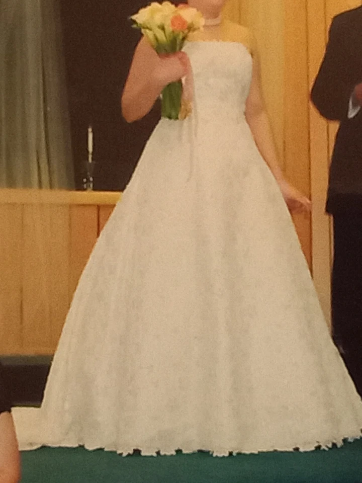 wedding dresses size 12-14 lot - Image 1 of 4