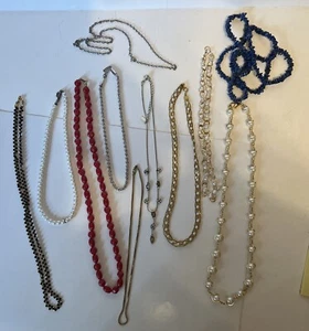 Mixed Lot Of 11 Necklaces  Some Signed Monet, Avon 1928 & Trifar - Picture 1 of 7