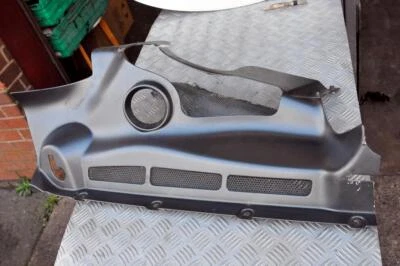 McLaren MP4 12C compartimento motor moldura panel derecho 11A3112CP RH Foto 1 de 4