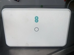 EE Smart Hub Router zur Verwendung mit Smart Wi-Fi Extender Discs - Bild 1 von 4