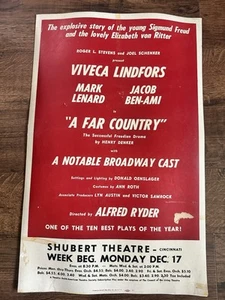 Affiche carte fenêtre A Far Country Broadway Tour années 60 22" x 14" théâtre Shubert - Photo 1/9