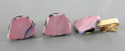 POLISHED PINK BLACK AGATE STONE MENS GOLD TONE CUFFLINK & TIE CLIP SET LOT 3 VTG - Image 1 of 4