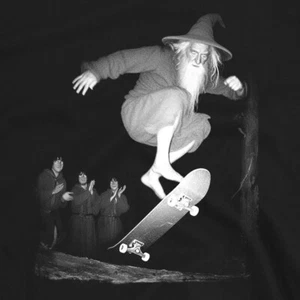 Wizard on Wheels - Skateboarding Adventure T-Shirt - Bild 1 von 8