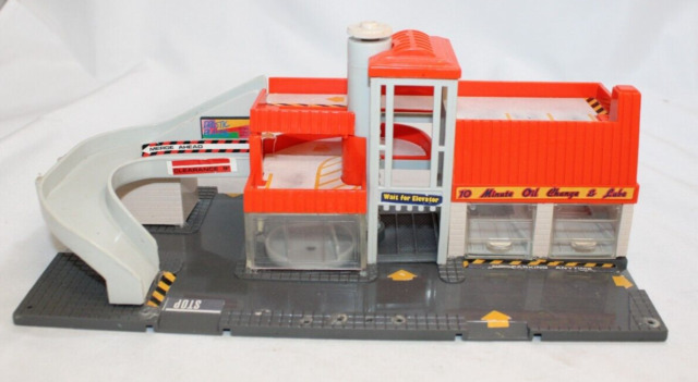 Hot Wheels City Parking Garage Playset with Toy Car - Playpolis