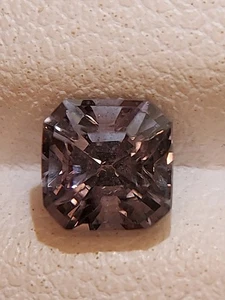 Black Spinel gemstone - faceted natural ceylonite 1.15 CTS - Picture 1 of 10