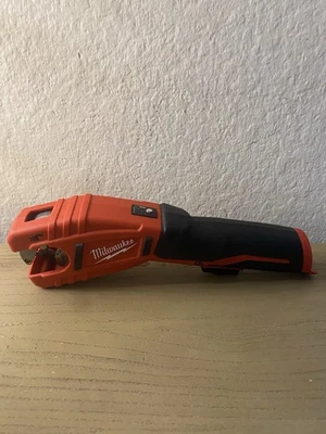 Milwaukee M12 12V Cordless PVC Pipe Cutter (2470-20) – Tool Only - Image 1 of 4