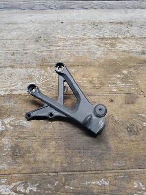 2002 02 01-02 Honda CBR600F4 CBR 600 F4 juego trasero derecho clavija delantera soporte montaje Foto 1 de 4