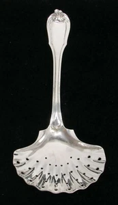 BUCCELLATI BORGIA STERLING SILVER 8 1/2" PIERCE SCALLOPED SHELL SERVING SPOON - Picture 1 of 4