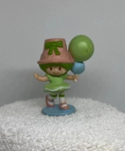 Mini figura de PVC de juguete de fresa Shortcake de colección con globos de gasa de lima - Imagen 1 de 4