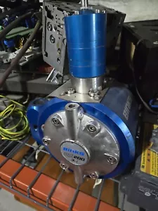 Binks DX200 3:1 Ratio Diaphragm Pump - Picture 1 of 5