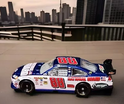2010 DALE EARNHARDT JR #88 NATIONAL GUARD 1:64 - Image 1 of 4