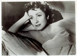 1959 Vintage Photo actress Danielle Darrieux glamour posing on movie studio set - Picture 1 of 2