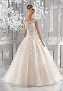 Ivory Lace Cap Sleeve Train Wedding Dress Morilee by Madeline Gardner Size 10 - Picture 1 of 14