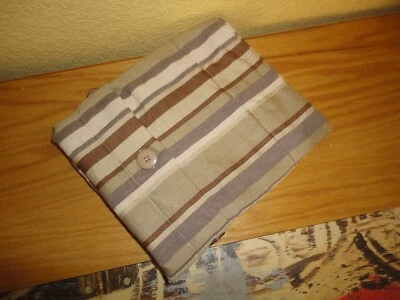 КЛЕТКА И БОЧОНОК БЕРГЕН ПОЛОСКИ КОРИЧНЕВЫЙ ГРАН ЖЕЛТОВАТО-КОРИЧНЕВЫЙ (1) НА ПУГОВИЦАХ КОРОЛЬ НАВОЛОЧКА 20 X 36 - Изображение 1 из 4