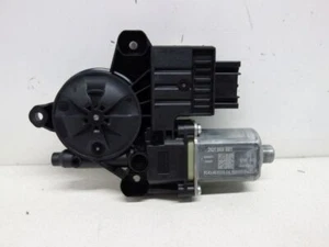 Motor Fensterheber links vorn VW POLO (AW1, BZ1) 1.0 2Q1959881 - Picture 1 of 3