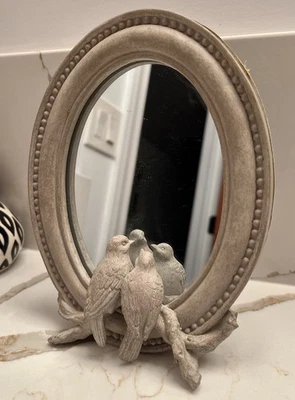 Espelho de destaque oval com pássaros cinza claro resina fundida 9,5” - Imagem 1 de 3