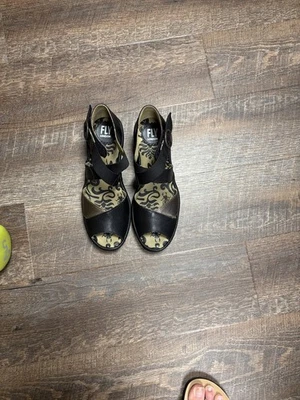 Sandalias para mujer FLY London negras y tostadas talla 38 usadas en excelente estado Foto 1 de 4