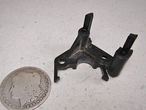 99 OMC EVINRUDE 115HP FICHT THROTTLE POSITION SENSOR RETAINER KEEPER STAY - Picture 1 of 8
