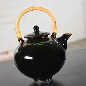 Tetera de cerámica esmaltada marrón oscuro asiática contemporánea de finales del siglo XX de ratán Hdl - Imagen 1 de 16
