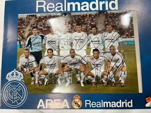 REAL MADRID FOOTBALL TEAM PHOTO 2003-04 SEASON GLOSS OVER AUTHOGRAPHS - Picture 1 of 4