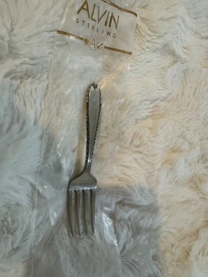 NUEVO Dije sureño vintage de Alvin tenedor de bebé de plata esterlina 4 1/8" Foto 1 de 4