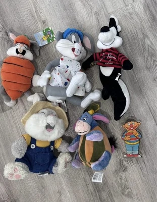 Lote de 6 juguetes de peluche vintage Looney Tunes Disney Seaseme Street años 80 90 Foto 1 de 4