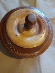 Round Carved Wood Trinket Box/Jewelry Box w/ Lid - - Picture 1 of 10