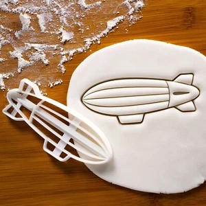 Blimp cookie cutter |airship balloon baby shower party biscuit aviation - Picture 1 of 5