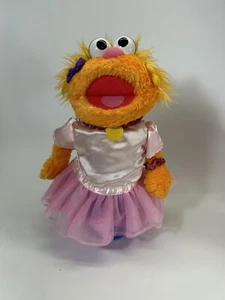 Peluche poupée Gund Sesame Street Zoey marionnette à main rose robe ballerine orange 10 pouces - Photo 1/7