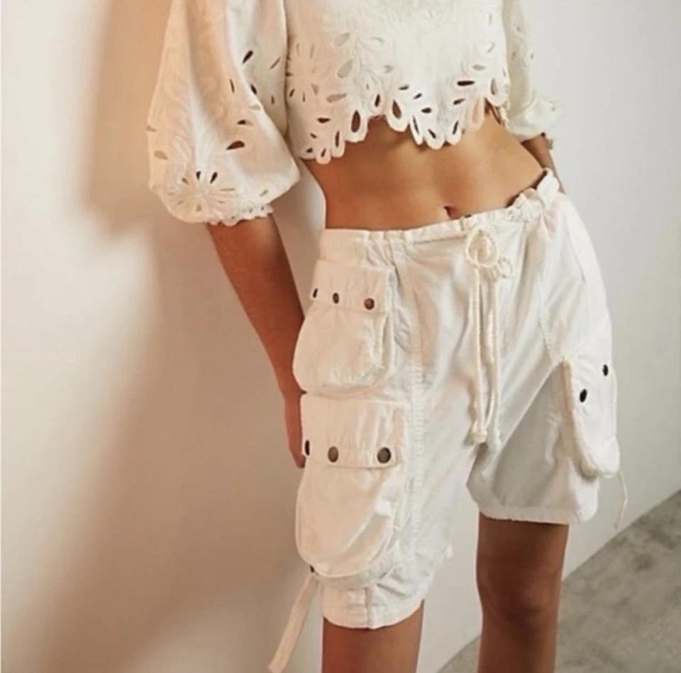 Pantalones Cortos Free People Moon Bay Paracaídas Blancos Grandes Usados en Excelente Condición Foto 1 de 4