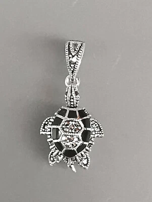 9923099 Ciondolo Argento Onice Marcasiti Tartaruga 1,5x3cm 925er come Nuovo - Immagine 1 di 2