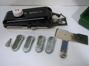 VINTAGE SINGER ACCESSORIES LOT w/BUTTONHOLER #160506 - Picture 1 of 5