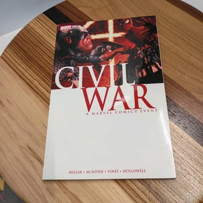 Civil War: A Marvel Comics Event (Marvel Comics 2007) tapa dura completa TPB Foto 1 de 4