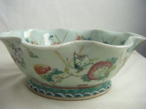 Rare Antique 19th Century Tongzhi Qing Dynasty Green Butterfly Porcelain Bowl - Picture 1 of 10
