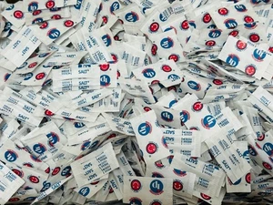 Single Serve Iodized Salt 0.6 gram 3000 Packets Happy Face 1/8 teaspoon - Picture 1 of 5