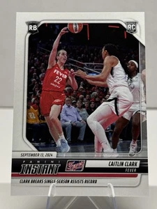 2024 Panini Instant Caitlin Clark #213 RC Breaks Singola Stagione Assist Record - Foto 1 di 2