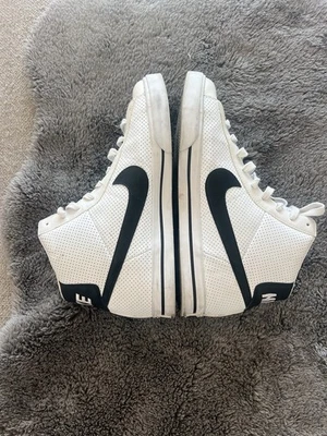 Zapatos Nike Vintage - Talla 13 Perf Mid Tops Foto 1 de 4