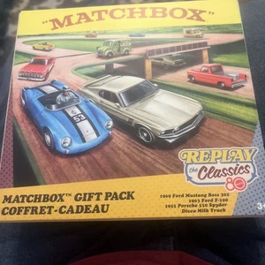 2025 Matchbox Box Set di 4 Replay the Classics Mattel Confezione Regalo 80° Anniversario - Foto 1 di 5