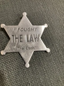 The Clash I FOUGHT THE LAW Tin Star Badge - Bild 1 von 4