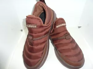 New Balance Caravan MOC SUFMIDB2 Herren Braun Slipper Sneaker Schuhe Größe 10 D - Bild 1 von 9