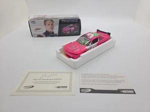 1:24 ACTION 2013 #5 GREAT CLIPS CANCER PINK BRAD SWEET AUTOGRAPHED 1/628 - Picture 1 of 7