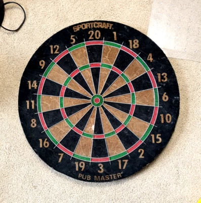 Tablero de dardos Sportscraft PubMaster de 18 pulgadas  Foto 1 de 4
